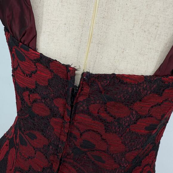 Vintage 80s Women's Red Lace Floral Deja Vu Designs Basque Waist Ball Gown Sz 7 - Picture 6 of 11